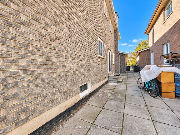 4th image of 29 Massie St
