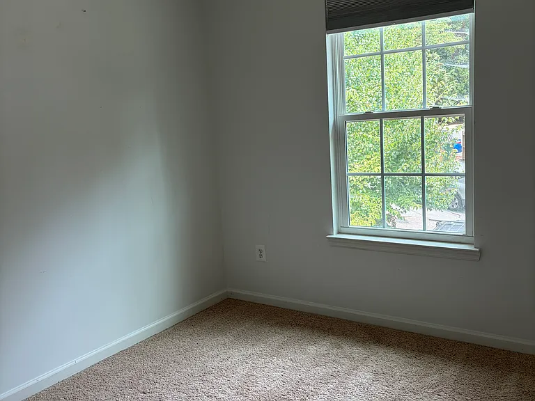 812 Rockcreek Rd — Photo 10