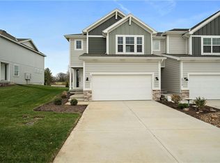 3711 SW Walsh Dr, Lees Summit, MO 64082