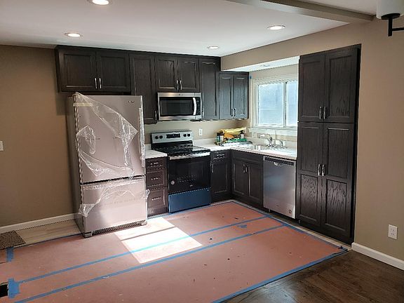 3rd image of 12524 Glenlea Dr