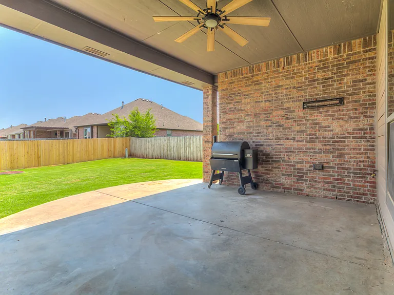 15904 Positano Dr — Photo 23