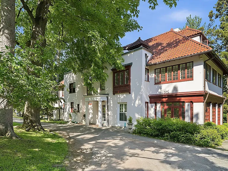 111 Lexow Ave — Photo 5