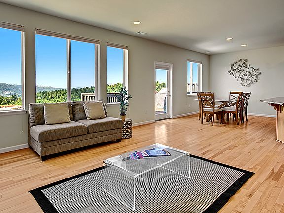 4th image of 1779 10th Ave NE