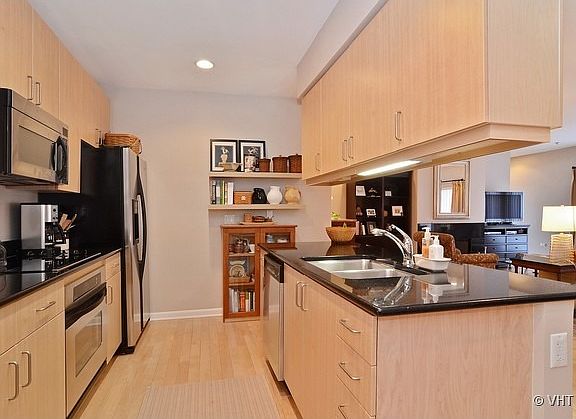 3rd image of 1236 Chicago Ave APT 311
