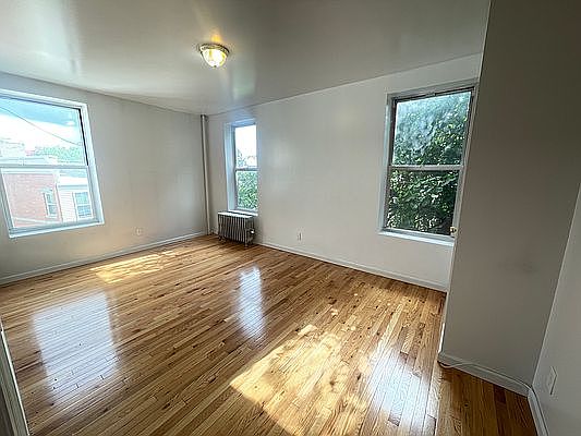 4th image of 1390 Prospect Ave #2B