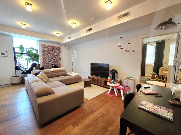 184 Joralemon Street image 2 of 8