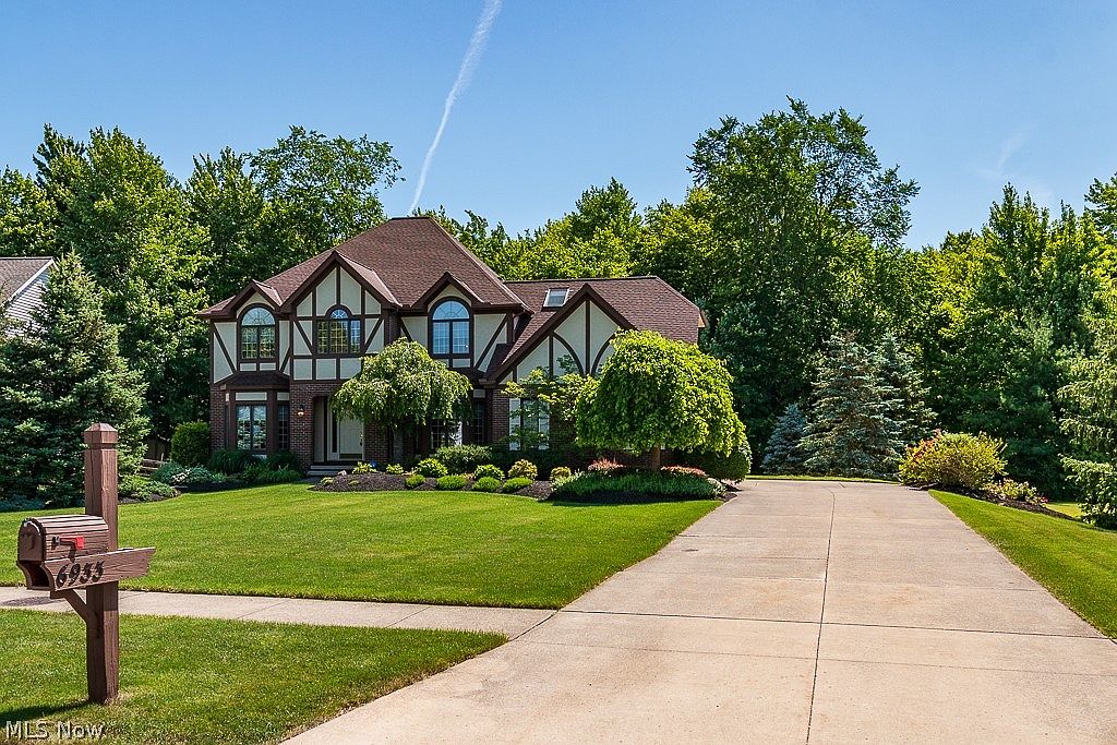 6933 Silkwood Ln, Solon, OH 44139 | Zillow