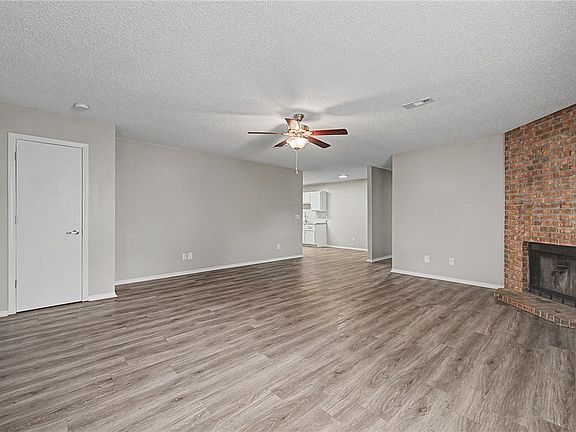 5th image of 4394 & 4396 W Thrasher Dr