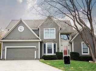 2605 W Post Oak Cir, Olathe, KS 66061