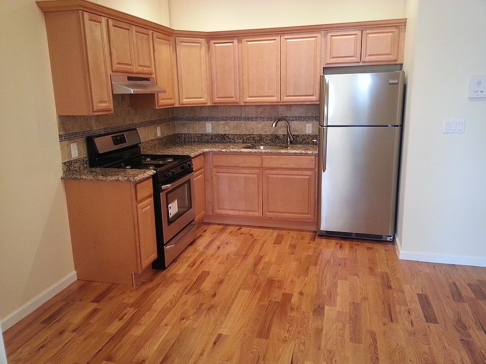 1st image of 2034 2nd Ave