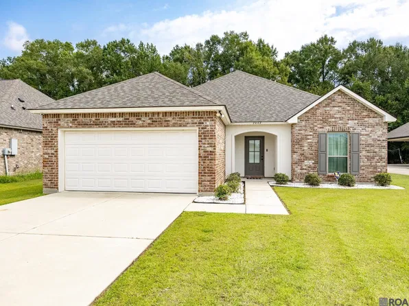 2448 Woodland Ct, Port Allen, LA 70767