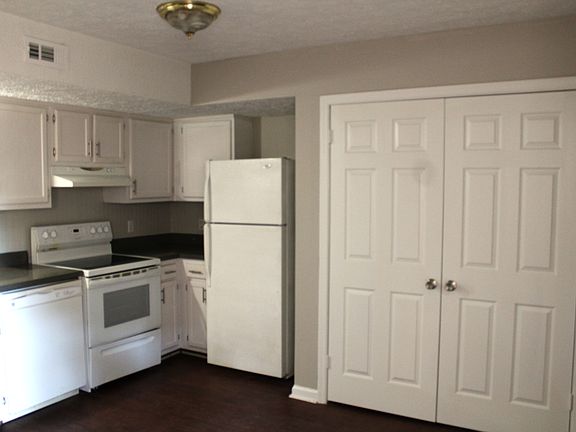 4th image of 2706 Big Oak St
