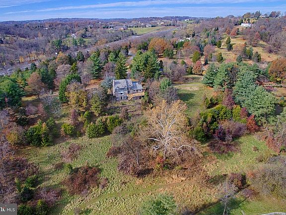 3rd image of 41025 Leesburg Overlook Ln