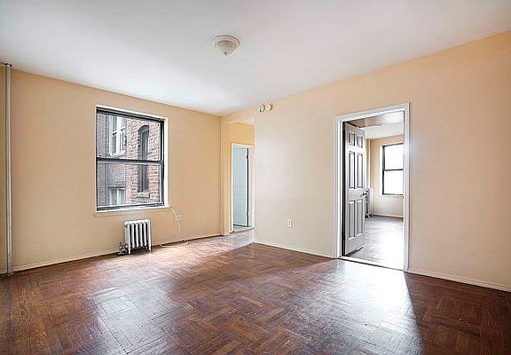 2nd image of 3422 Knox Pl APT 2A