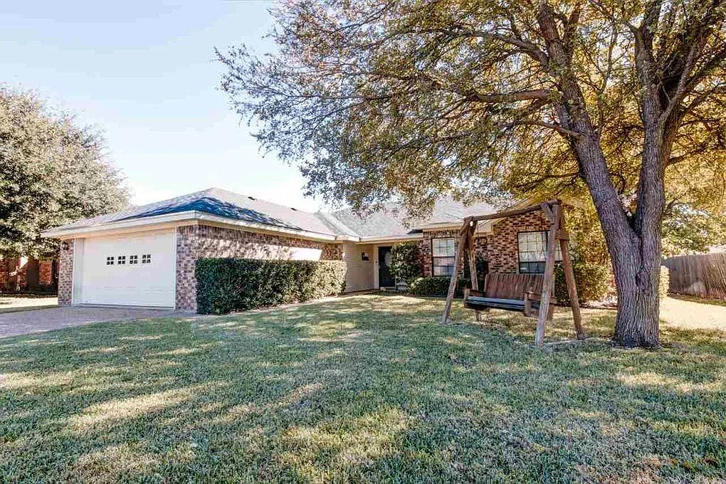 Building Photo - 303 Confederate Dr