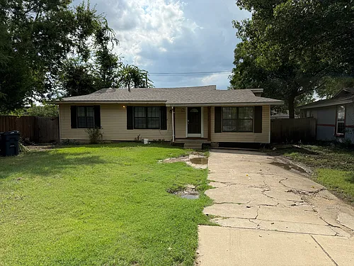 727 Circle Dr Photo 1 727 Circle Dr Photo 1