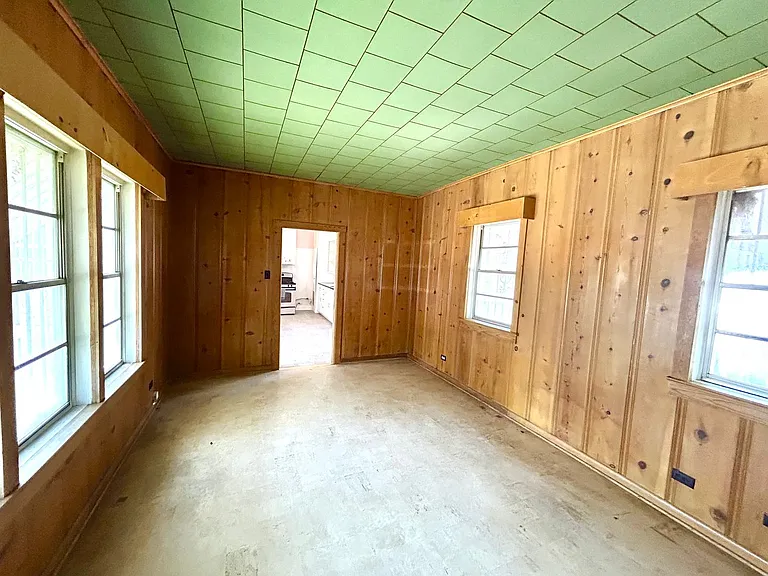 1627 Schley Ave — Photo 13