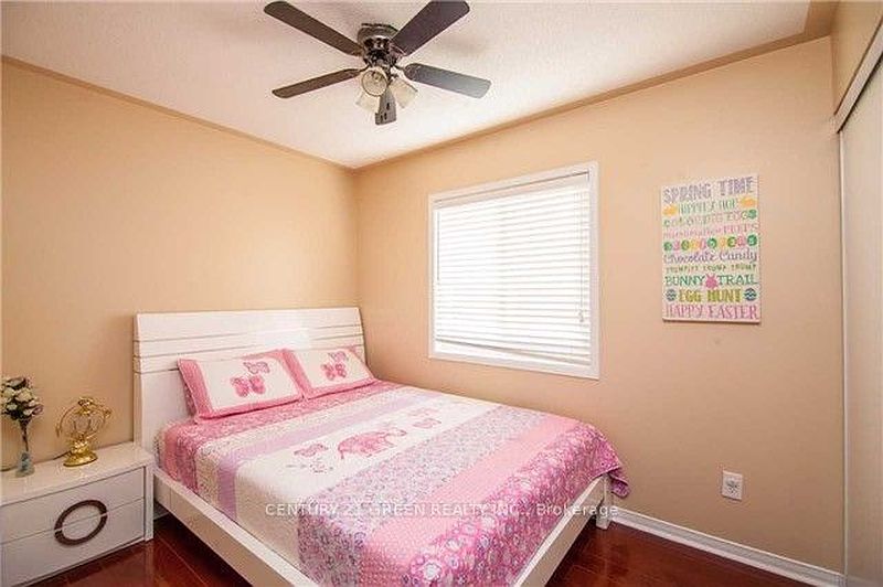 Brampton House for rent - 3 Bedrooms — photo 14