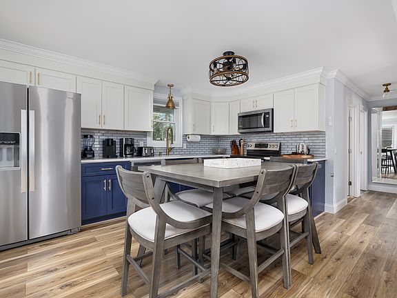 3rd image of 29 Canterbury Dr
