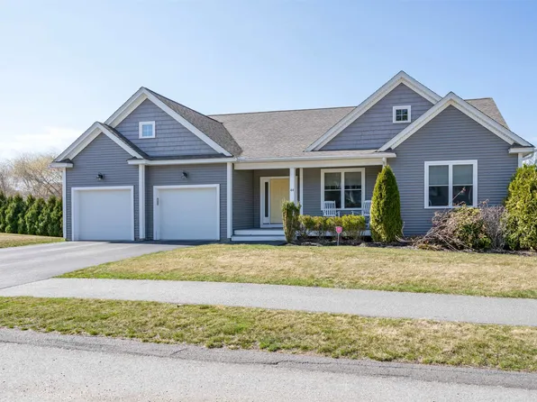 44 Diamondback Avenue, Nashua, NH 03062