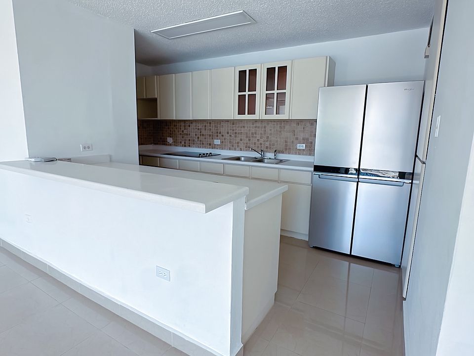 2nd image of D13 Calle Parkside Apt Guaynabo Pr