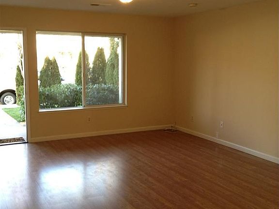 4th image of 119 Encinas Ln