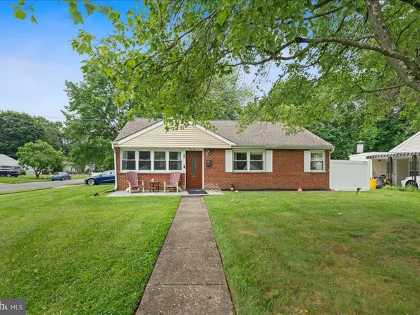 69 Lanning St, Ewing, NJ 08618