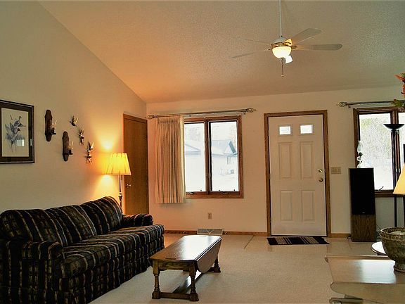 4th image of 2111 James Ct