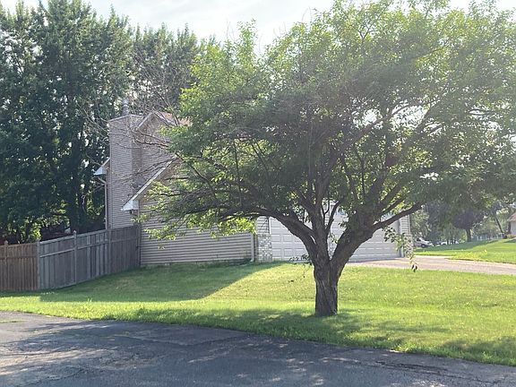 3rd image of 14430 Woodbridge Ln