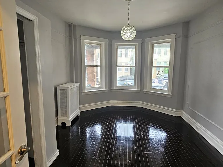 211 Grant Ave #1G — Photo 4