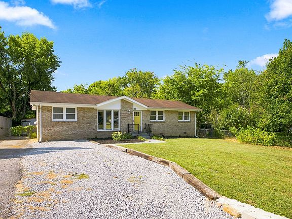 3rd image of 217 Oak Dr