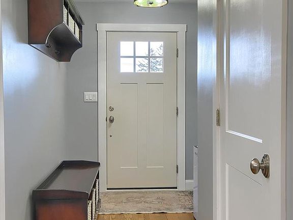 3rd image of 1838 Ridgeview Dr