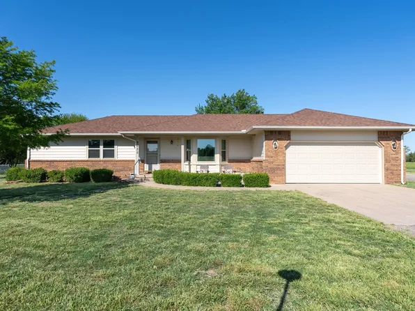 9635 N Hydraulic St, Valley Center, KS 67147