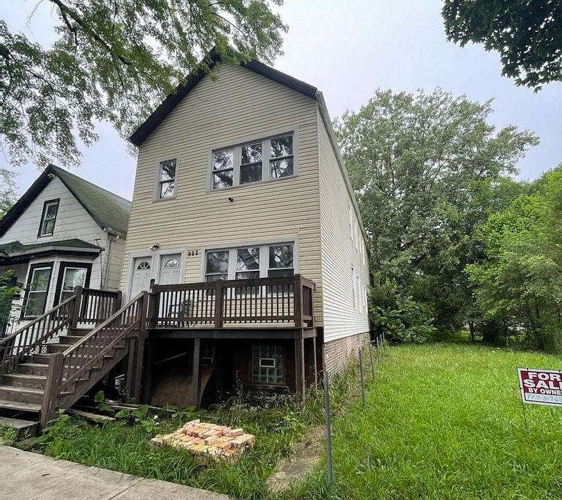 2nd image of 922 W 53rd Pl