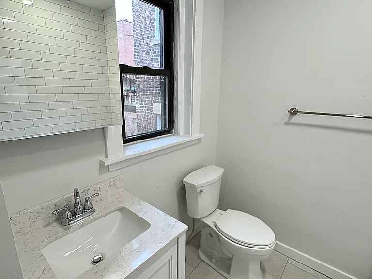 1st image of 1464 Commonwealth Ave #3