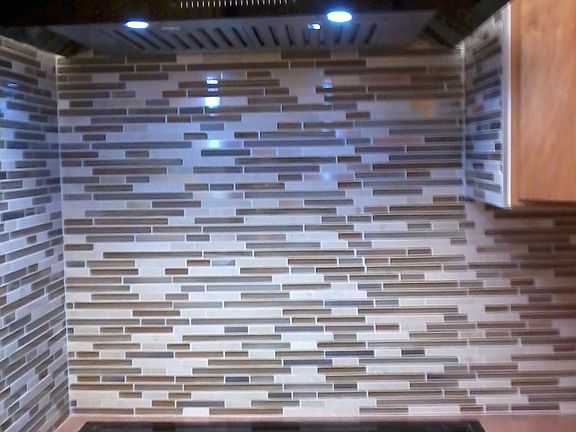 Stove top w metalic tile