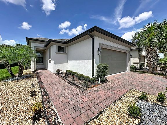 3rd image of 1057 Umbria Dr