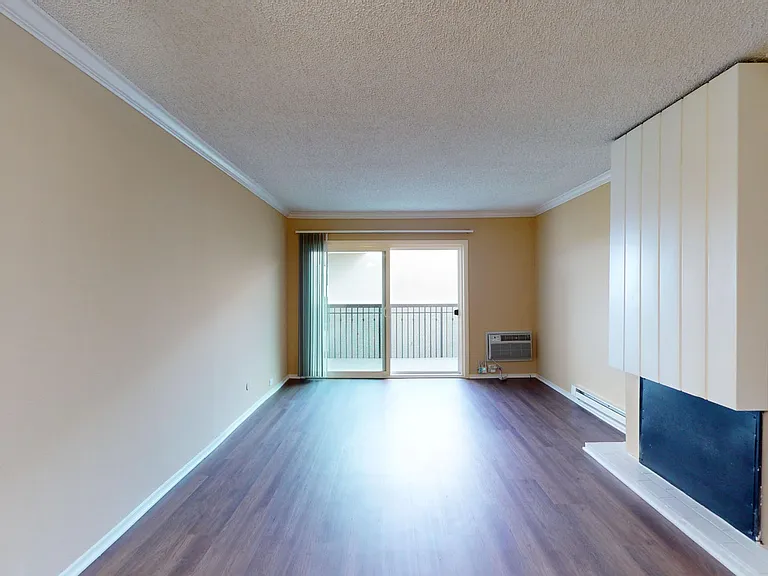 Eight 80 Newport Beach — Photo 152
