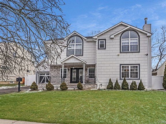 4th image of 7 Sebree Place