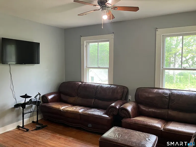 28 Village St — Photo 6