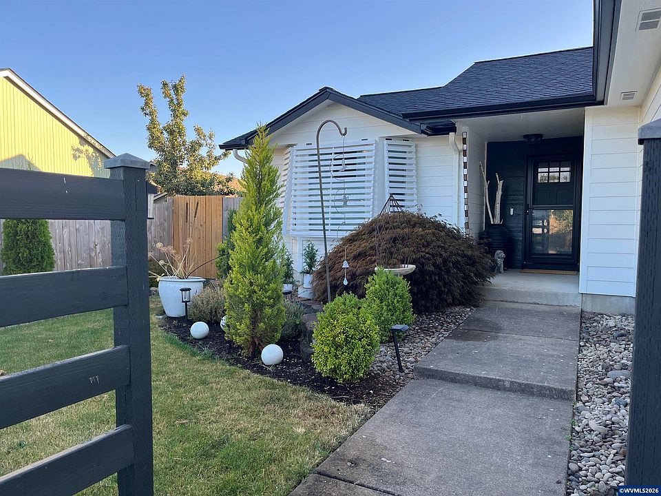 1st image of 3109 28th Ave SE