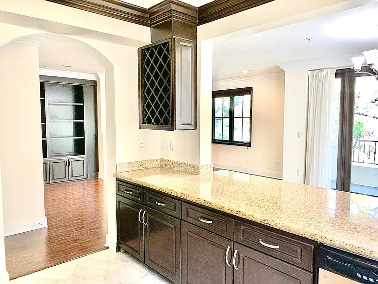 1415 Greenfield Ave #101 — Photo 3