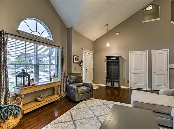 5th image of 4709 NE 102nd Ct
