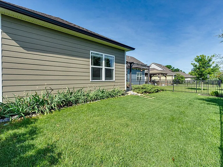 8543 Red Deer Ln — Photo 27