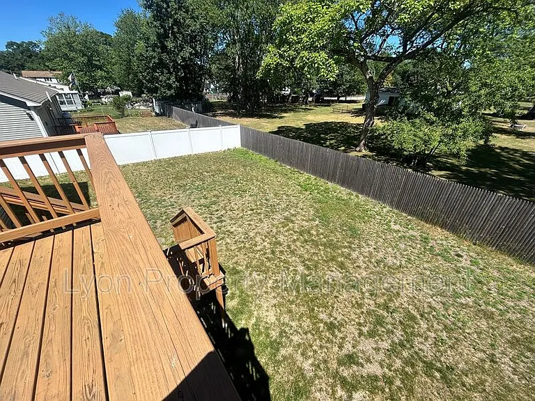 115 Coburn St — Photo 10