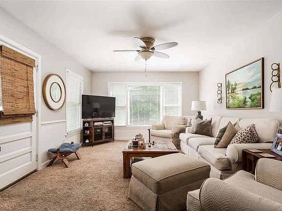 2nd image of 850 Congaree Dr