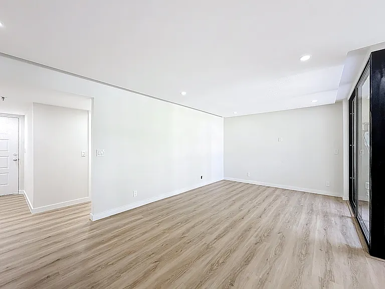 955 Egret Cir #207 — Photo 16