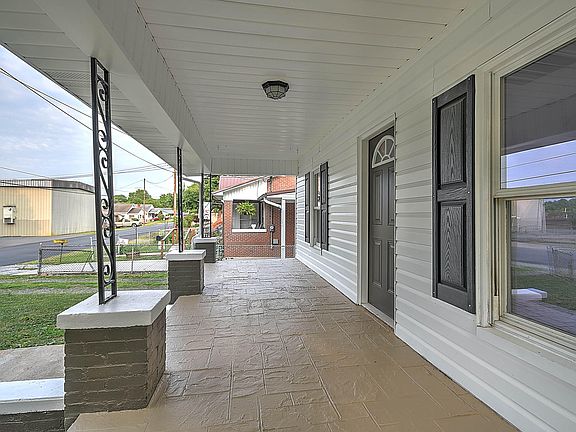 3rd image of 301 Glen Ave