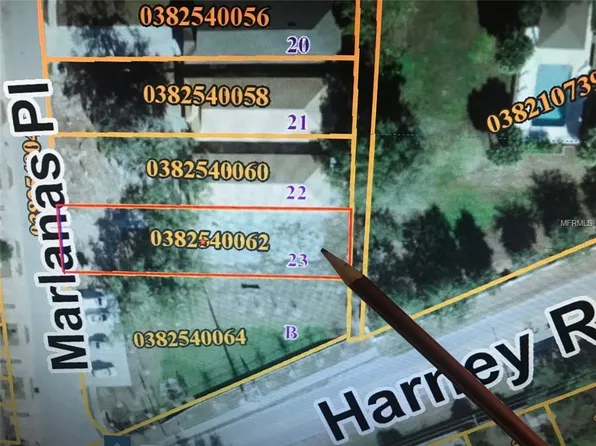 8421 Marlanas Pl, Temple Terrace, FL 33637