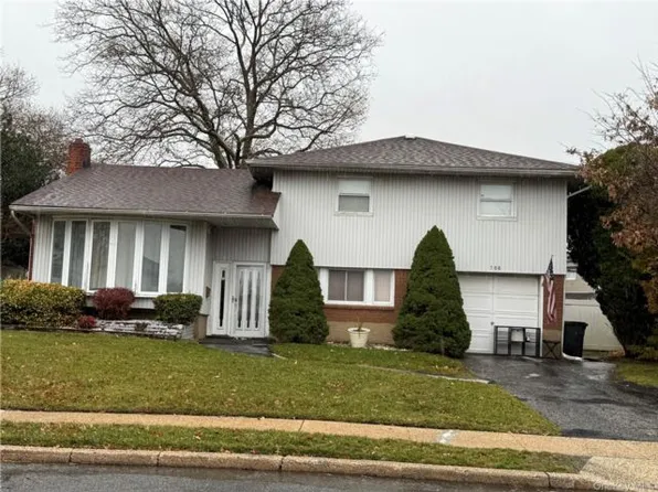 106 Lea Ann Ter, Wantagh, NY 11793